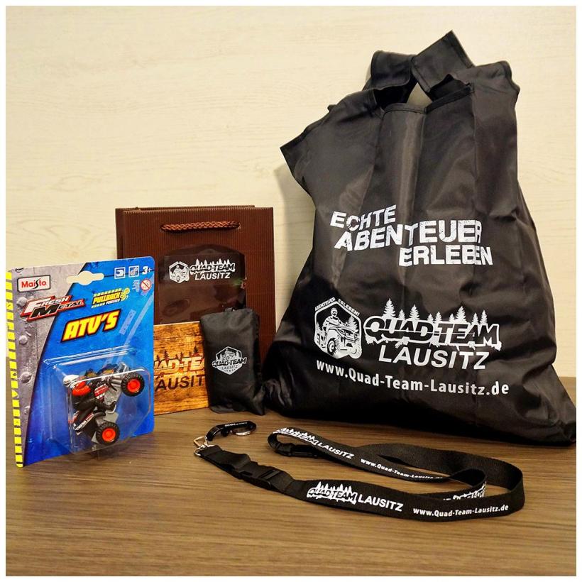 Geschenktüte Spielzeug-Quad MockUp-End